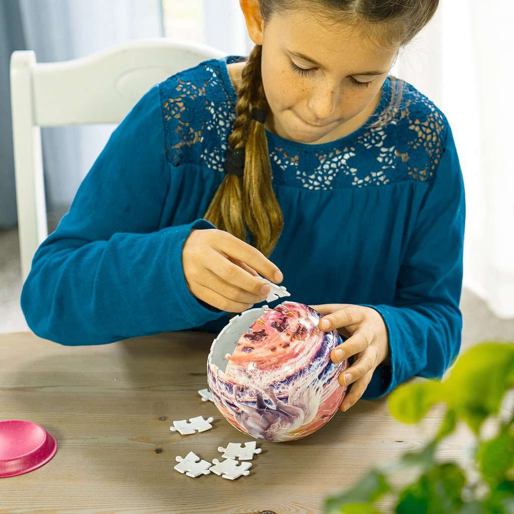 סוס בחוף קסום "NightLight" - פאזל תלת מימד כדור 72 חלקים עם מנורת לילה RAVENSBURGER