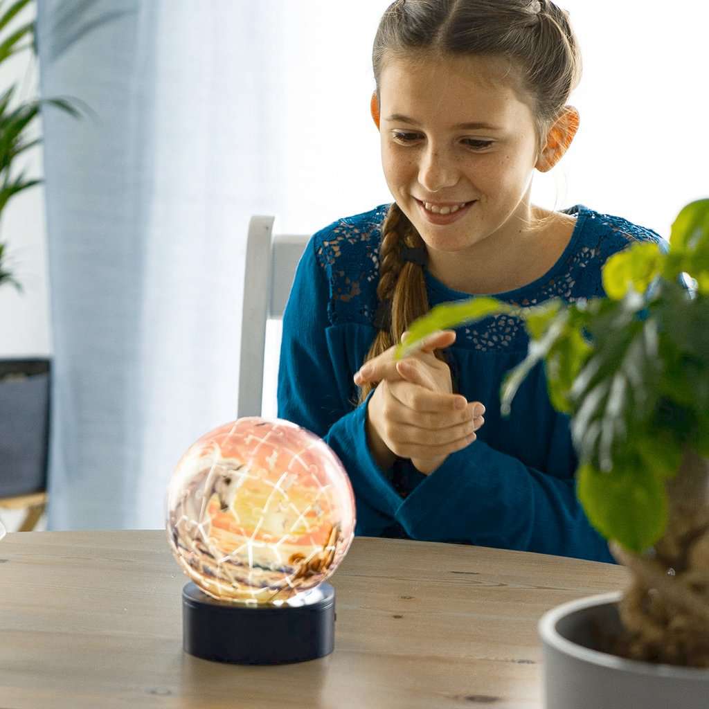 סוס בחוף קסום "NightLight" - פאזל תלת מימד כדור 72 חלקים עם מנורת לילה RAVENSBURGER