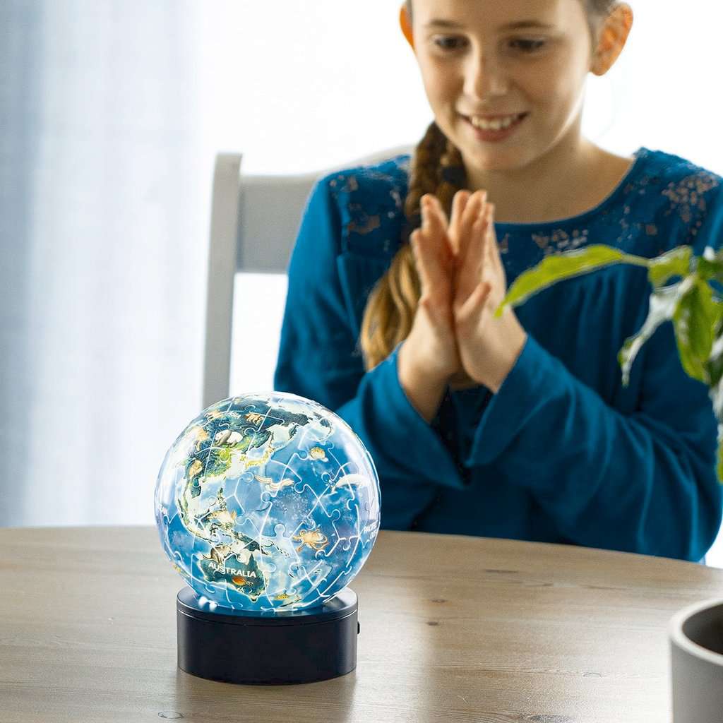 גלובוס כדור הארץ "NightLight" - פאזל תלת מימד כדור 72 חלקים עם מנורת לילה! RAVENSBURGER