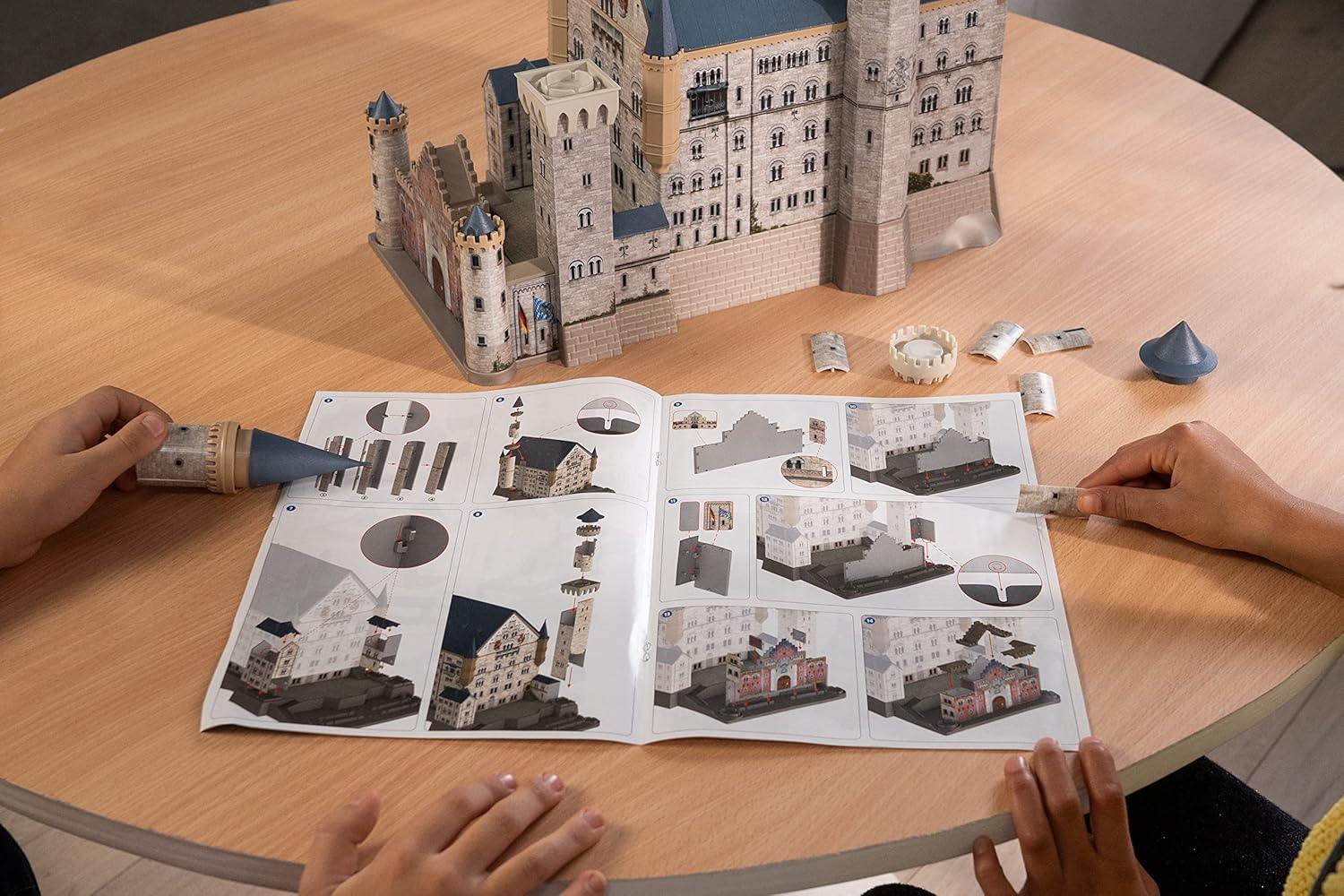 טירת ניוונשטיין - פאזל תלת מימד 216 חלקים RAVENSBURGER