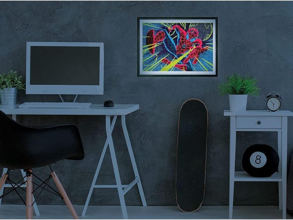 ספיידרמן - פאזל 104 חלקים זוהר בחושך CLEMENTONI