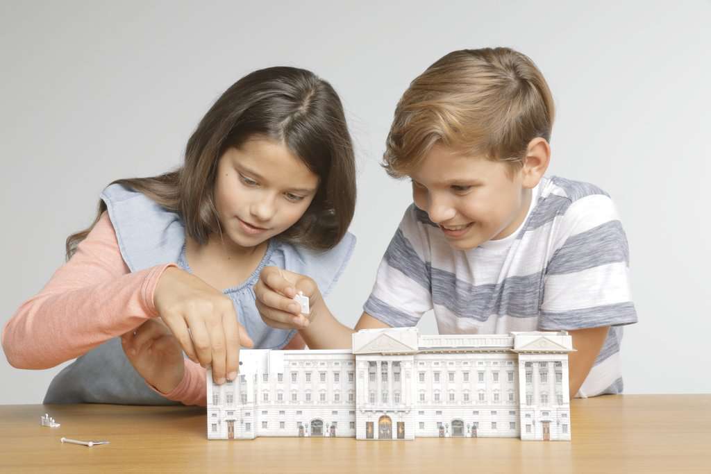 ארמון בקינגהאם "Night Edition" - פאזל תלת מימד 216 חלקים עם תאורת לילה RAVENSBURGER