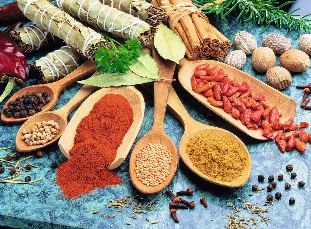 שולחן תבלינים בשלל צבעים